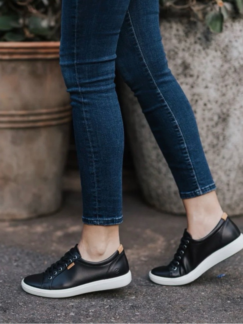 ECCO Classic Soft 7 Black Leather Low-Top Sneakers